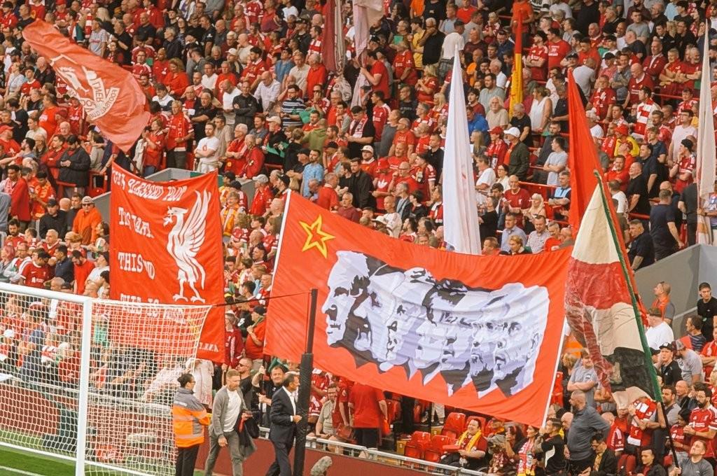 开云登录入口-比肩传奇，加入斯洛特头像的“七贤旗”首次亮相安菲尔德