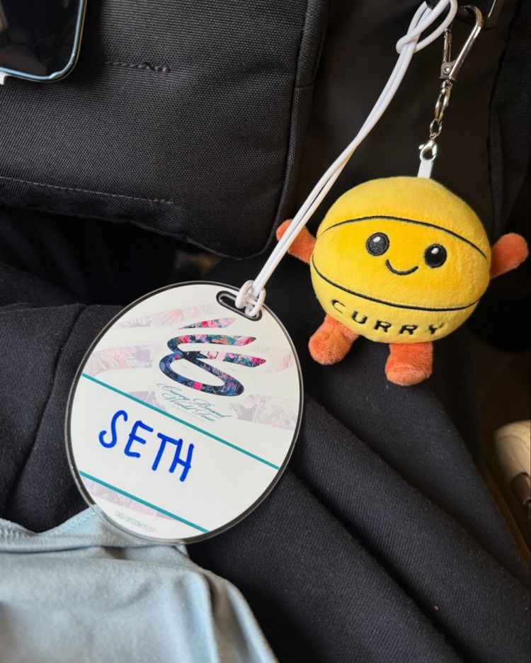 赛事数据分析-赛斯-库里盛赞中国行：重庆的热情与厚爱令人难忘🏀