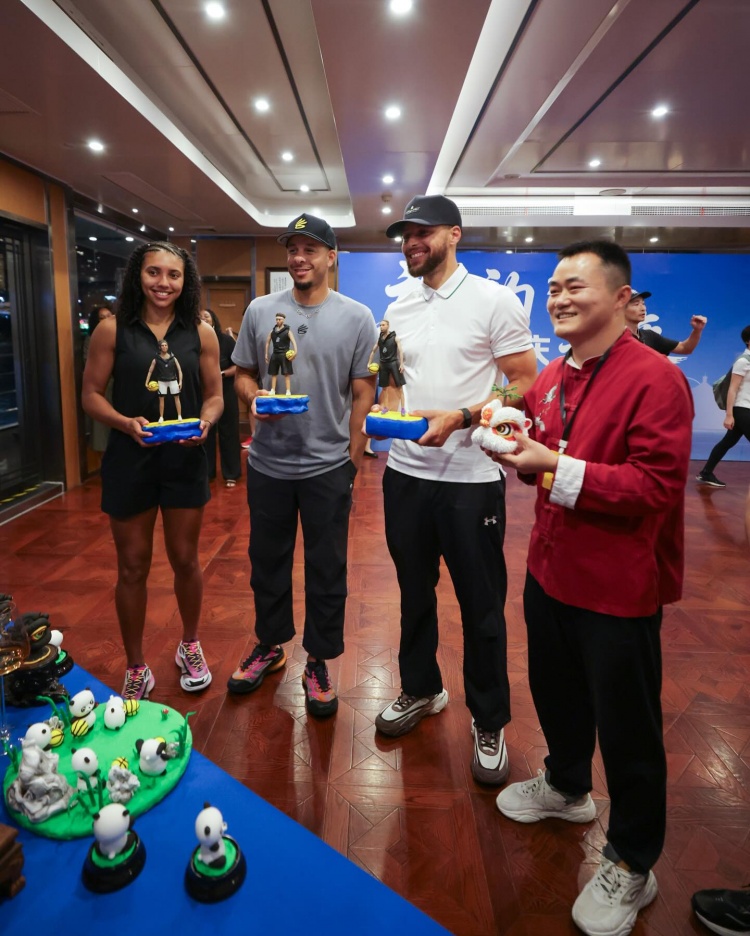 赛事数据分析-赛斯-库里盛赞中国行：重庆的热情与厚爱令人难忘🏀