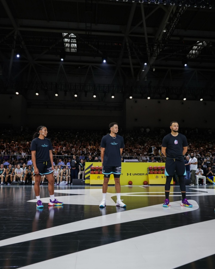 赛事数据分析-赛斯-库里盛赞中国行：重庆的热情与厚爱令人难忘🏀