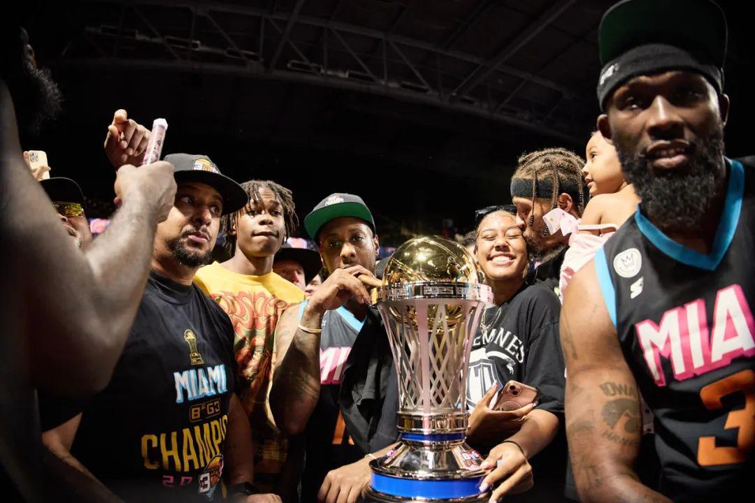 开云网页版-生涯六冠!如何评价查尔莫斯的生涯?