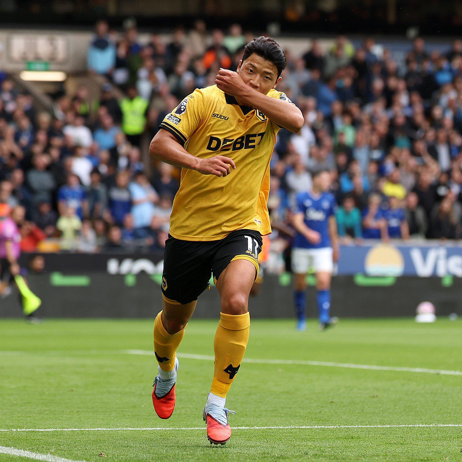 kaiyun网页版-攻破埃弗顿大门,韩国球星黄喜灿终结了9个月的进球荒