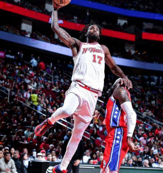 实时比分查询-场均12+6+1,他比小史密斯更贵?1.2亿怕是留不住,斯通不如交易