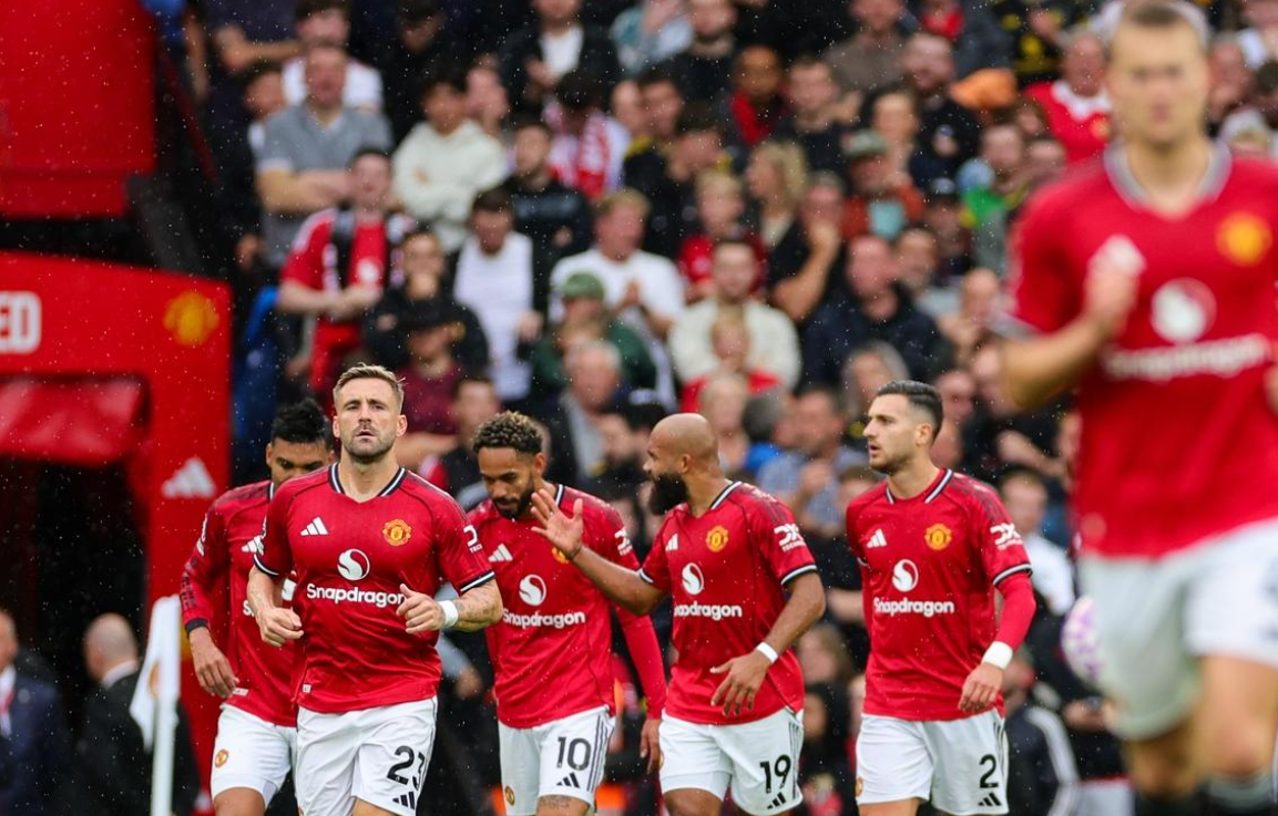 第96分钟绝杀!乌龙球+点球,曼联绝境逢生,阿莫林狂欢庆祝