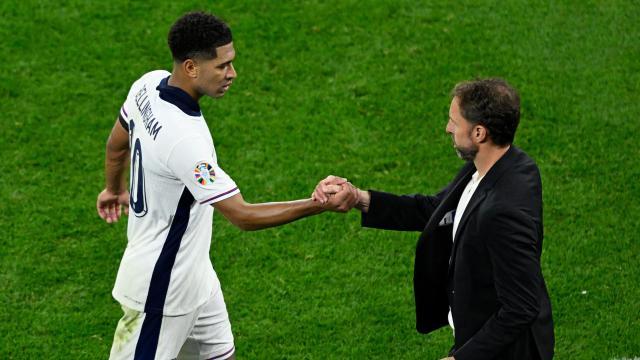 1718612484349057397.jpg 足球直播平台-林良锋:索斯盖特的二流病,顶奢三狮的一道劫