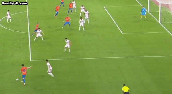 kaiyun网页版-6场比赛狂揽11粒进球，韩鹏用什么激活了卡扎伊什维利？