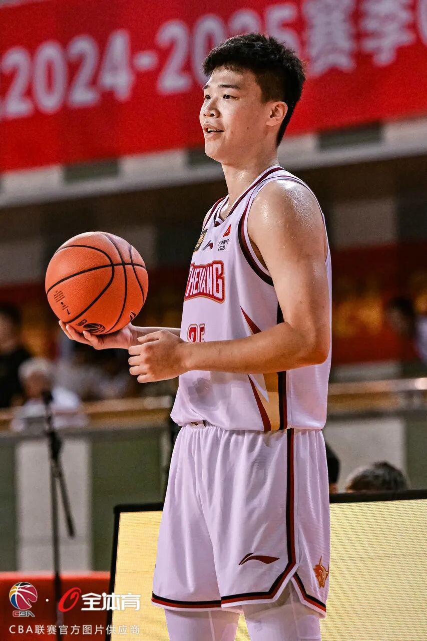 体育赛事直播-官宣|2025-2026赛季CBA联赛浙江稠州金租男篮国内球员注册名单!