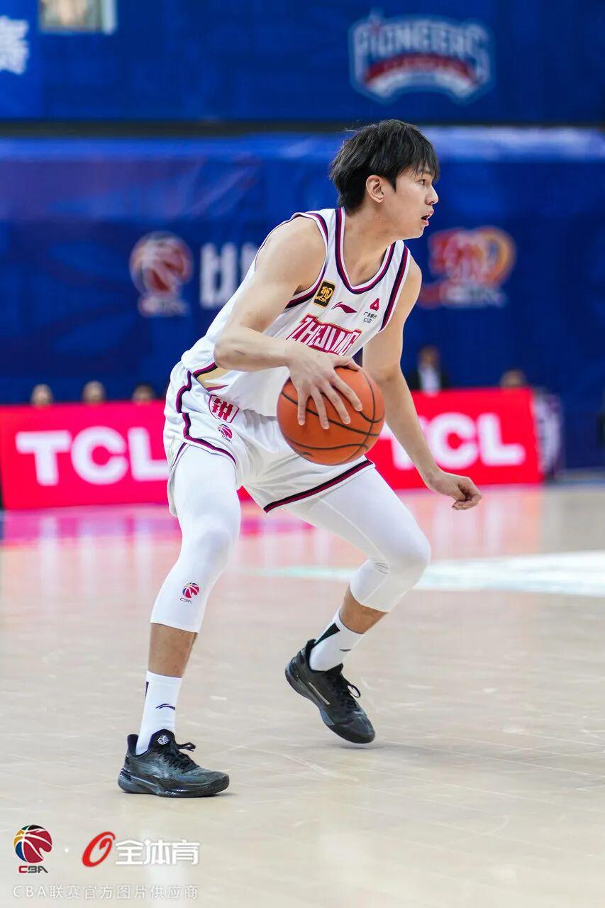 体育赛事直播-官宣|2025-2026赛季CBA联赛浙江稠州金租男篮国内球员注册名单!