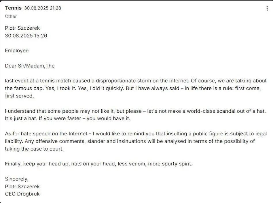 实时比分查询-网球赛上抢小孩球员帽子的老哥被扒出是富翁CEO?!事后狂妄声明:我劲儿大就该归我?