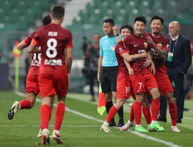 1712396733322031934.jpg kaiyun登录入口-揭秘海港角球连线:赛前有设计 双核1个眼神的默契