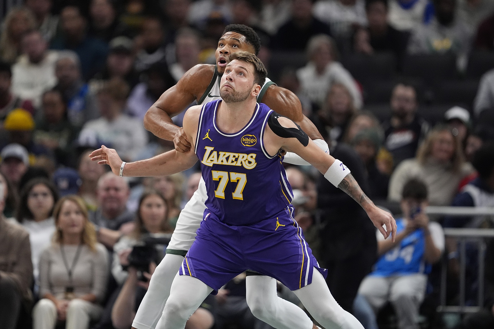 东西部票王大战!ESPN预测明天胜率:湖人56.9% 雄鹿43.1%