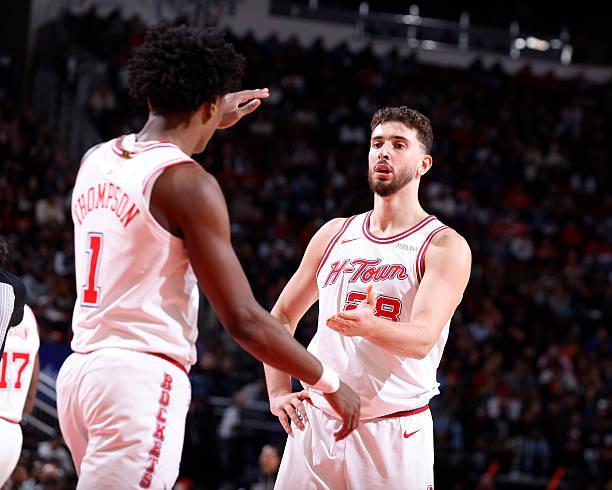 都这样了还不引进控卫？火箭还打算让内线支柱继续这样乱打？