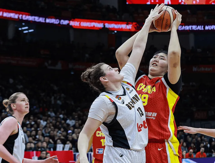 体育赛事直播-张子宇今日砍下20+11，在场19分钟赢9分、下场21分钟输24分