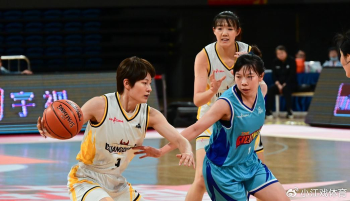 篮球直播平台-60比80惨败20分！女篮新霸主惨遭三连败：被直接淘汰无缘四强！|江苏队|广东队|女篮俱乐部杯|广东男篮|新疆男篮_新浪体育_新浪新闻
