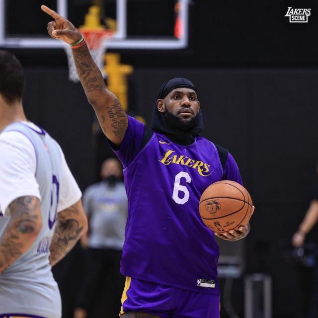 开云网页版-多个消息源释放积极信号 勒布朗是否会在明天复出