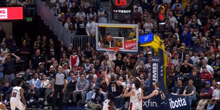 篮球直播平台-尽在掌握！约基奇出手后还有0.1秒 极限压哨命中帮助球队占据主动